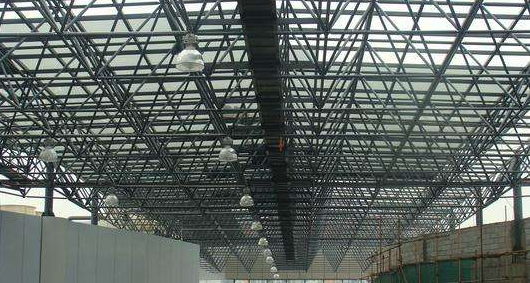 果洛听网架公司的名目师阐述其网架的季节个性